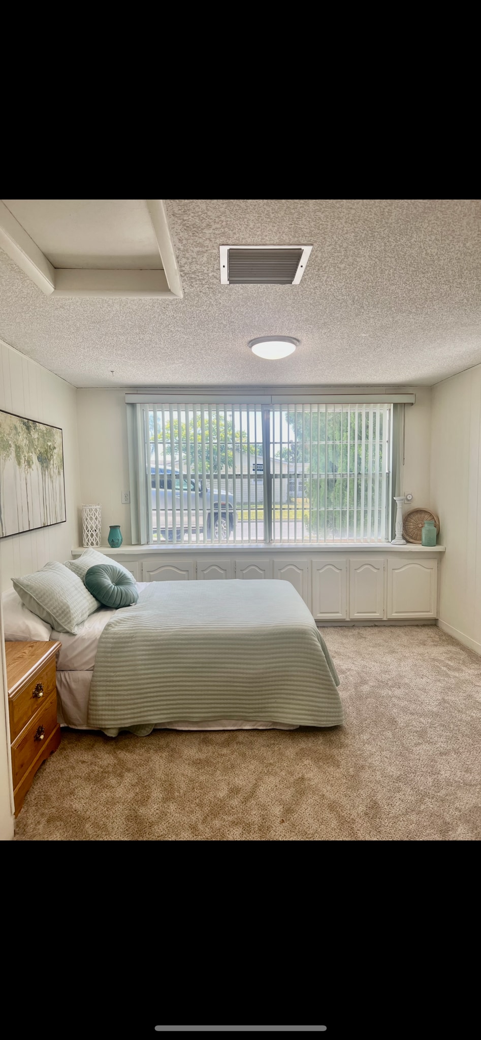 Building Photo - 2337 Hama Dr