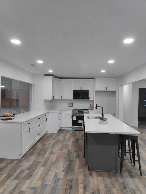 Building Photo - 8 N 100 E
