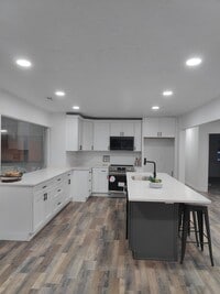 Building Photo - 8 N 100 E
