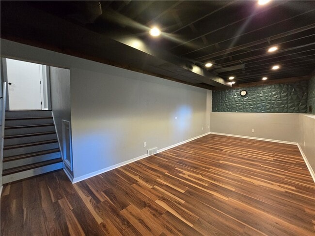 Building Photo - 9 Hepatica Ln