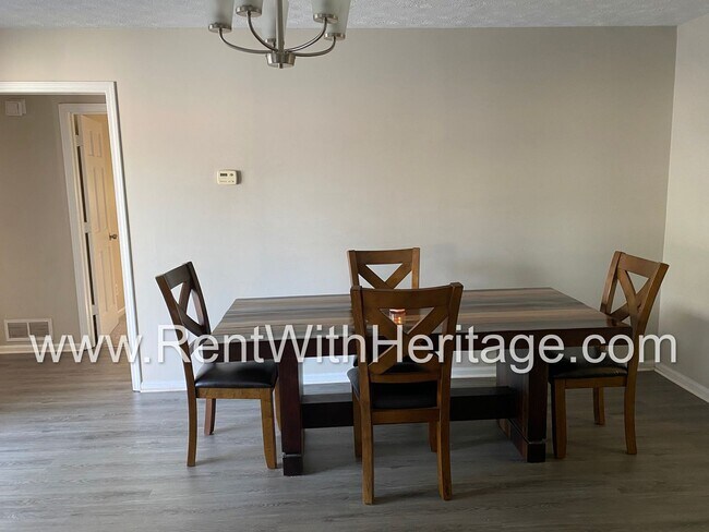 Building Photo - Charming Newly Renovated 3bd/ 2ba/ Gorgeou...