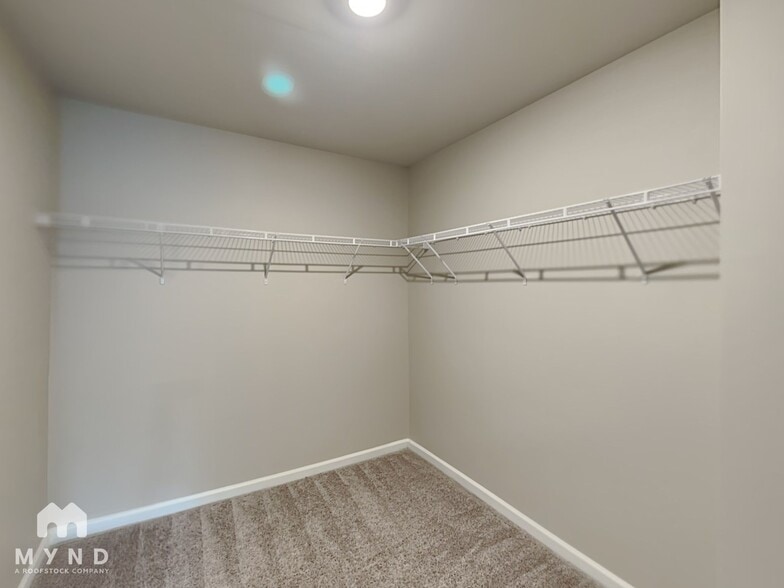 Building Photo - 5097 Lower Elm St