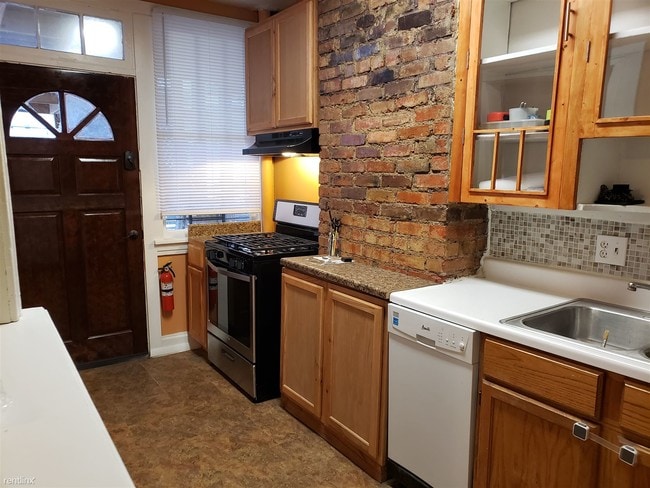 Building Photo - 2 br, 1 bath Apartment - The Antlers 1S