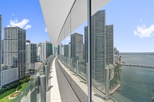 Building Photo - 300 Biscayne Blvd