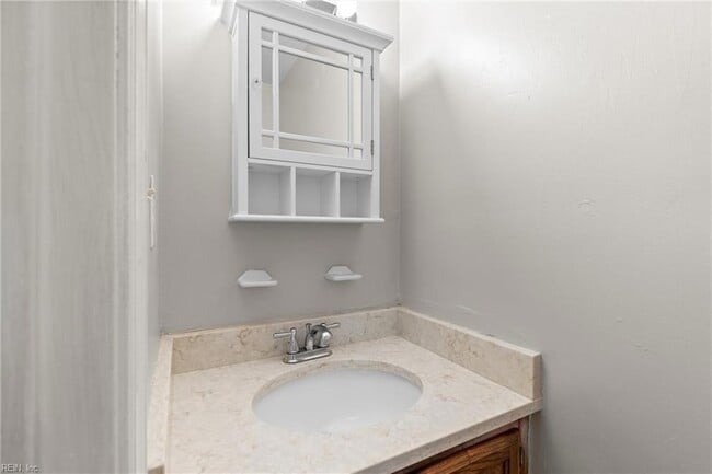 Building Photo - 6048 Brookwood Dr