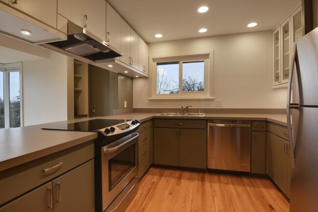 Building Photo - North Beacon Hill House - 2 bedrooms