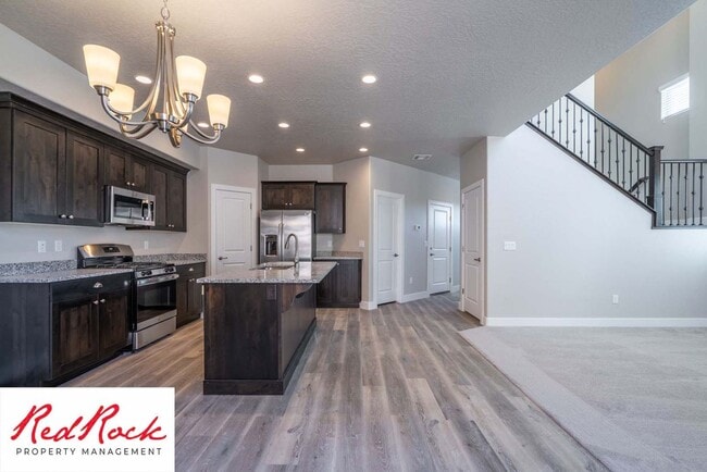 Building Photo - 3 Bedroom Hurricane Townhome With Scenic Views