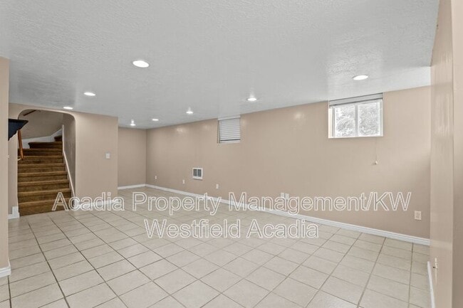 Building Photo - 137 E 600 N
