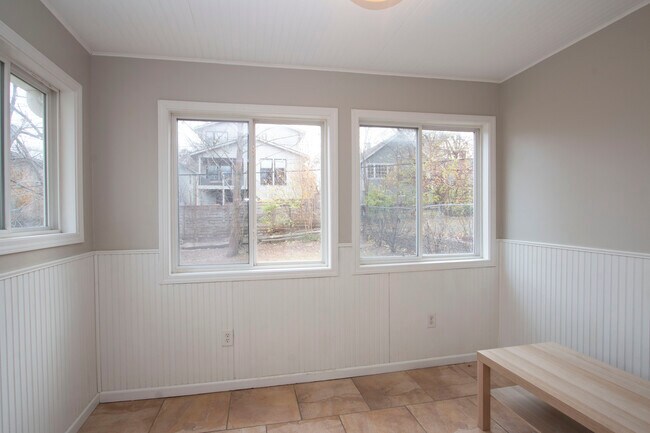 Sun room - 1909 W. 47th Terr