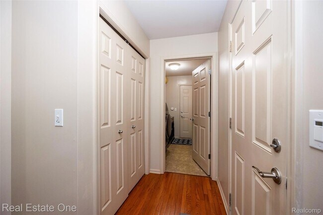 Building Photo - 3481 Castlewood Ct
