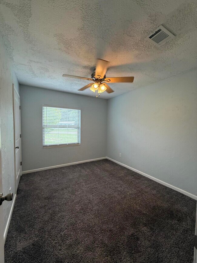 Building Photo - 509 Trenton St
