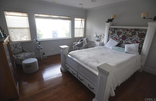 Building Photo - 5618 Bellevue Ave