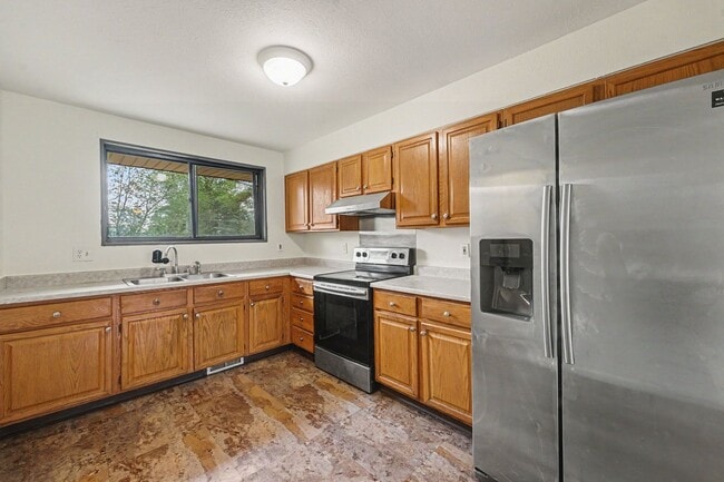 Building Photo - 76 Newland Ct
