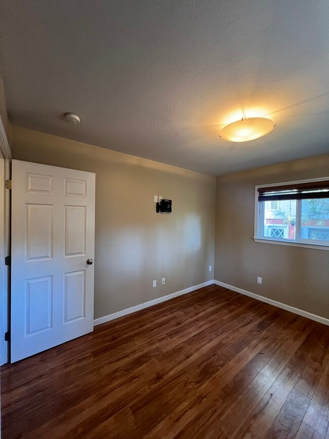 Building Photo - 3380 Janet Dr