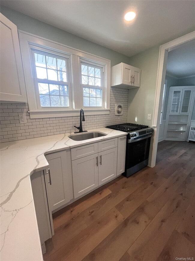 Building Photo - 24 Arnold Ave