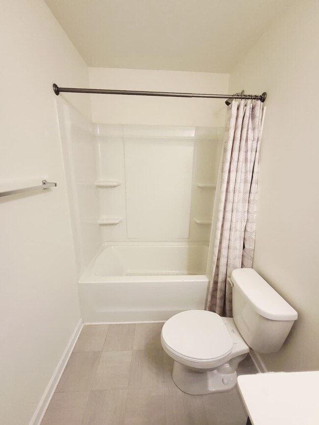 Building Photo - 597 Bloomover St