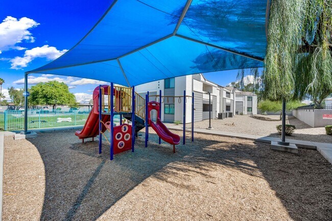 Building Photo - 3065 N 67th Ave