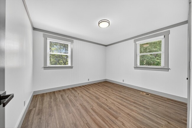 Building Photo - 3390 Tyree Springs Rd