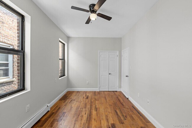 Building Photo - 746 E 219th St