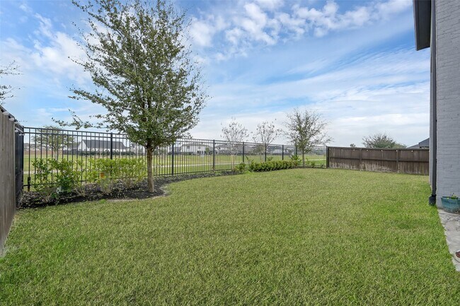 Building Photo - 6718 Waxbill Rd