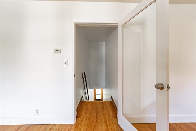 Building Photo - 120 Hillside Ave
