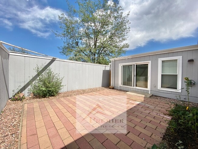 Building Photo - 790 San Bruno Pl
