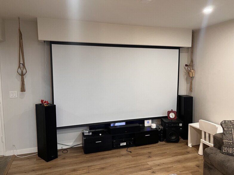 Building Photo - 5651 Sumner Way