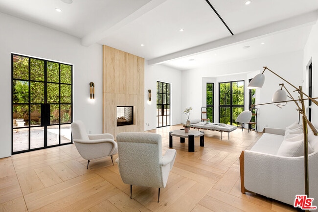 Building Photo - 1001 N Hanover Dr