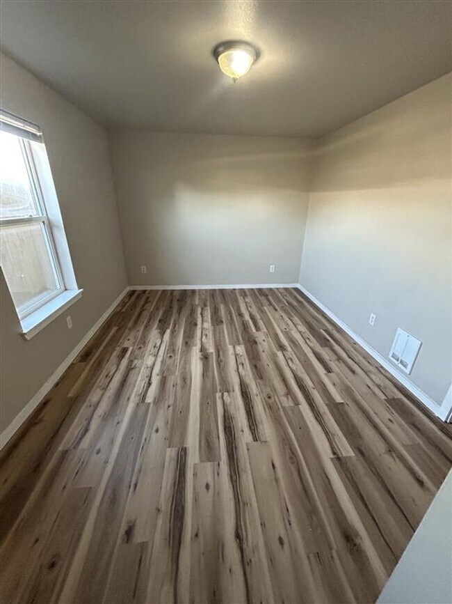 Building Photo - 203 Walnut Grove Ct