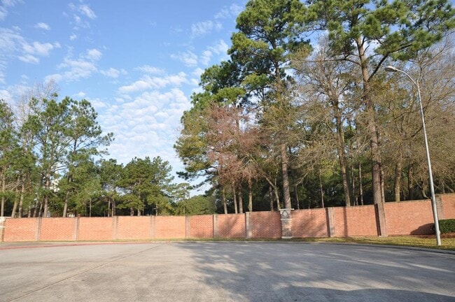 Building Photo - 12229 Medina Lake Dr