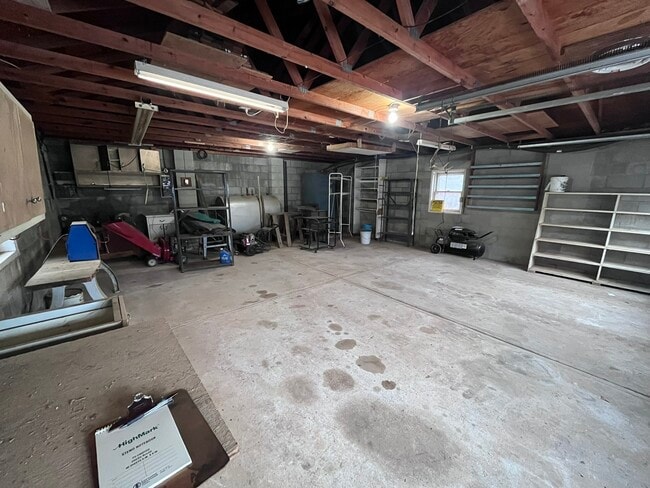 Building Photo - 1515 House