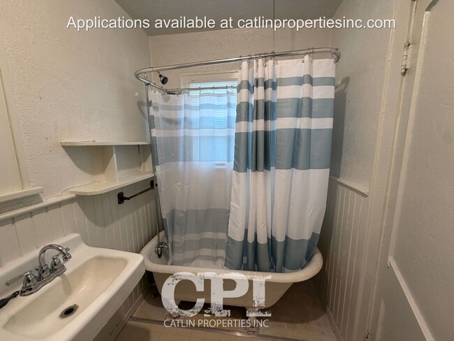 Building Photo - 246 B St SW