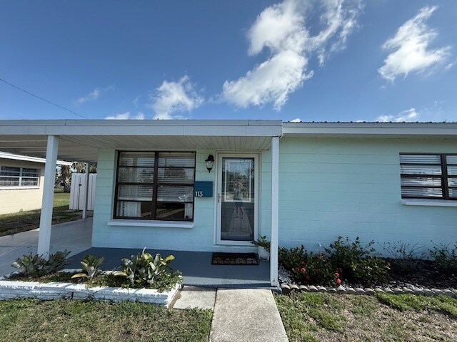Building Photo - 113 Essex Dr