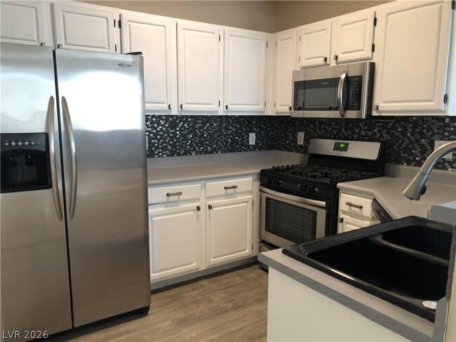 Building Photo - 8555 W Russell Rd