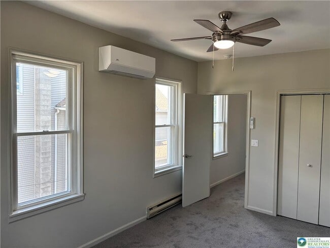 Building Photo - 3951 Mountain View Dr