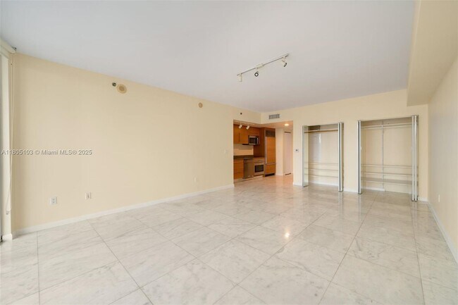 Primary Photo - 475 Brickell Ave
