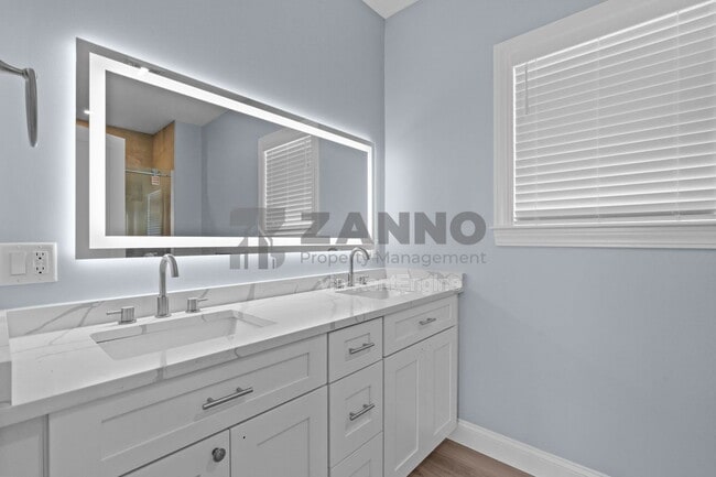 Building Photo - 24 Vernon Ave