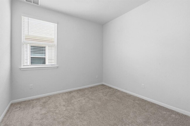 Building Photo - 323 Tolo Dr