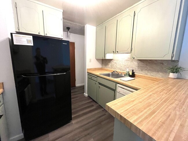Primary Photo - Comfort & Convenience in the Heart of Concord