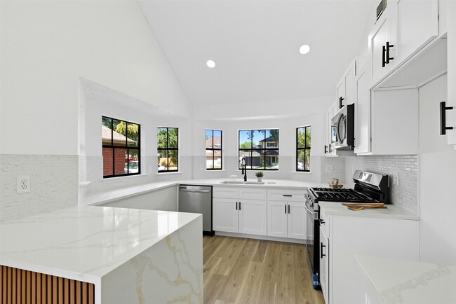 Building Photo - 18511 Headland Dr