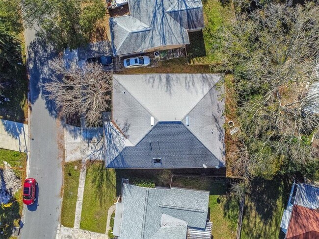 Building Photo - 5840 Mariposa Dr