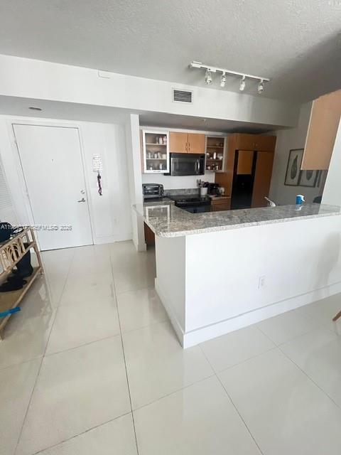 Building Photo - 18800 NE 29th Ave