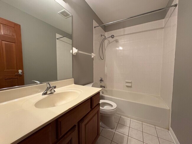 Building Photo - 1635 S Candlestick Way