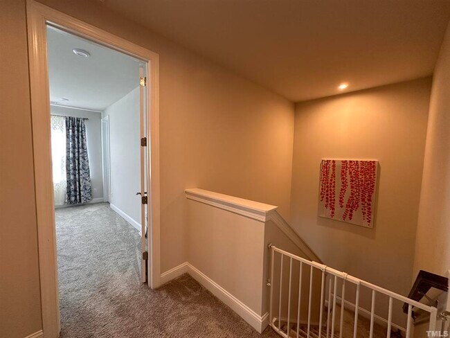 Building Photo - 1061 Larabee Ln