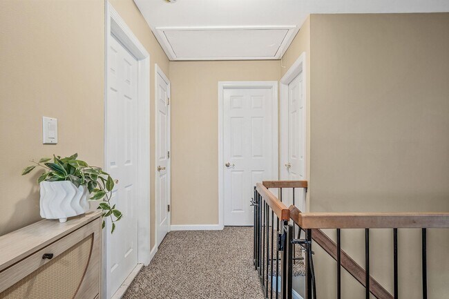 Building Photo - 2289 Penatiquit Ave