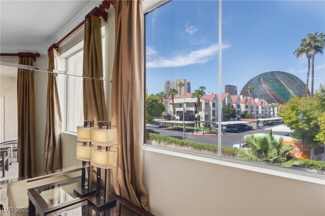 Building Photo - 260 E Flamingo Rd