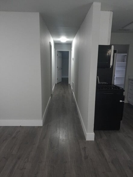 Building Photo - 4085 Pier Station Rd E