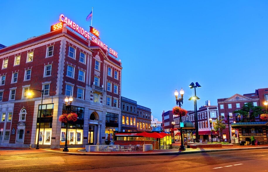 Building Photo - 4 Alcott St