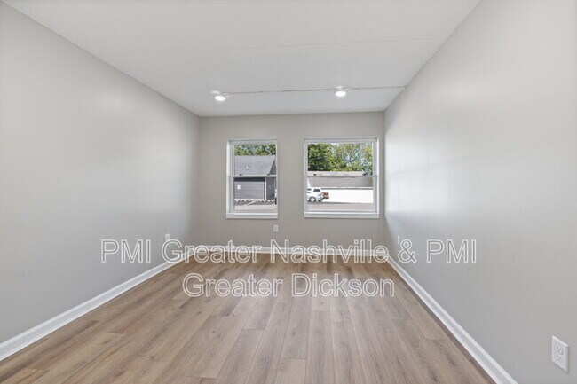 Building Photo - 201 Sylvis St