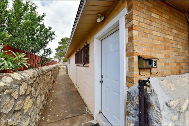 Building Photo - 3125 Hamilton Ave